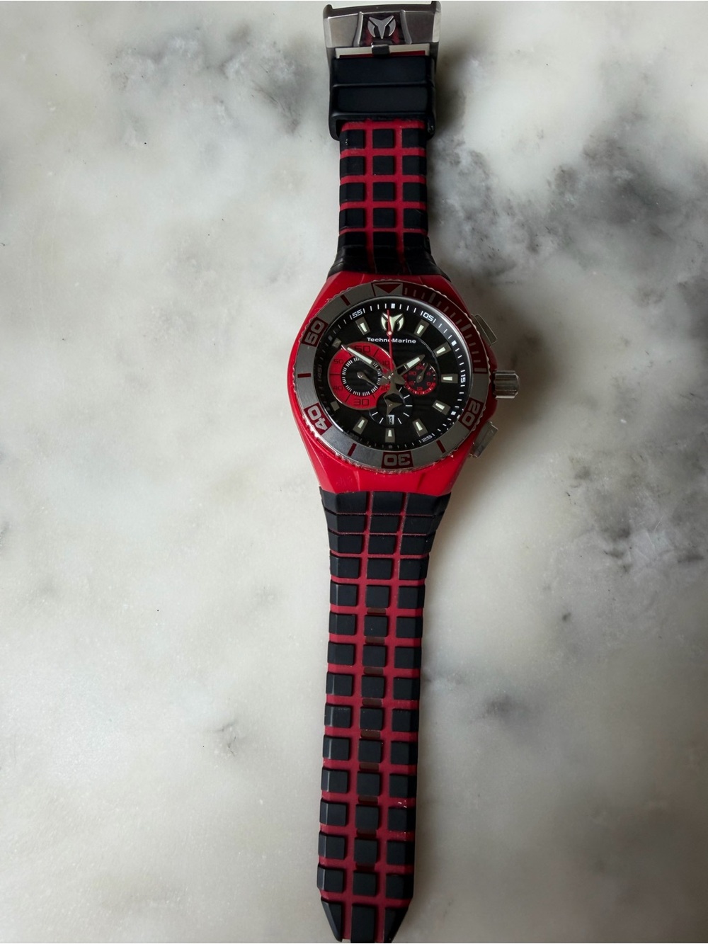 Technomarine Men’s Red and Black Sport Chronograph Watch with Extra Straps - Picture 10 of 10